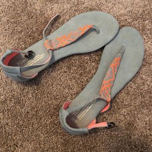 Toms neon pink and blue Jean sandals